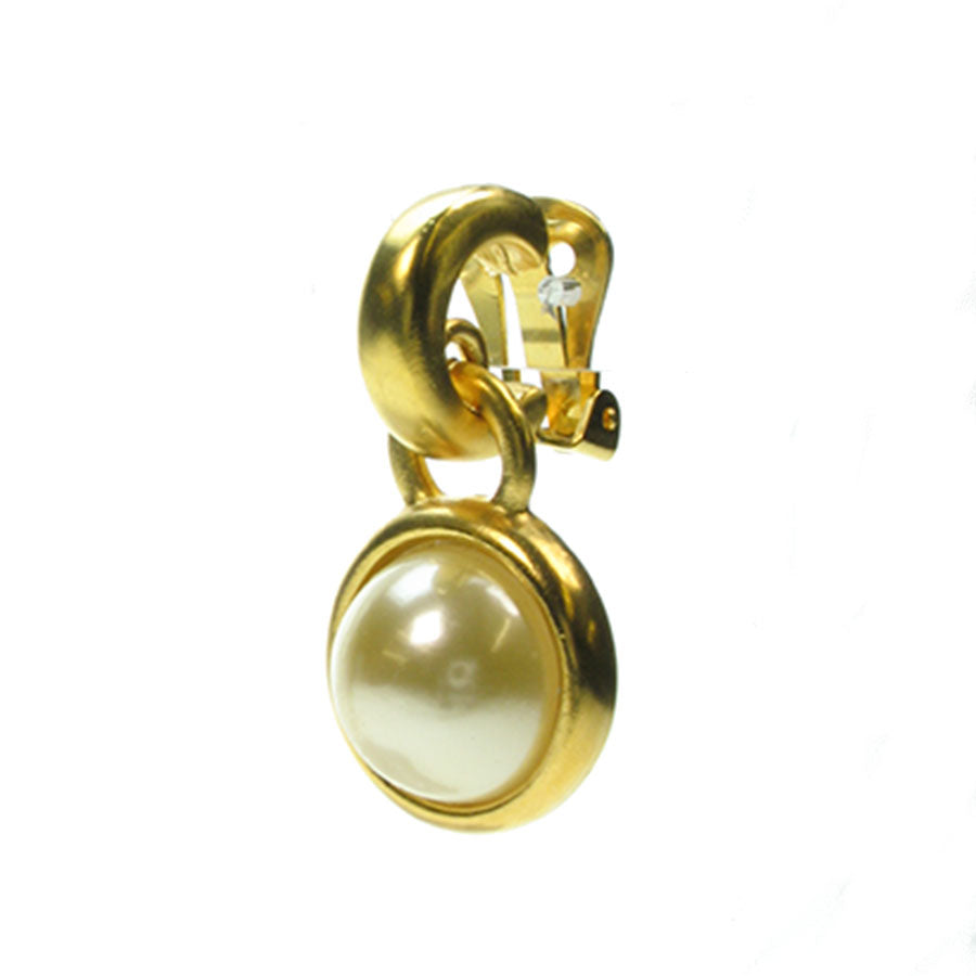 Clip and pearl vintage earrings