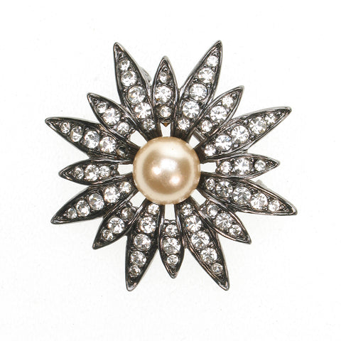 Vintage star flower brooch with diamanté and pearl centre